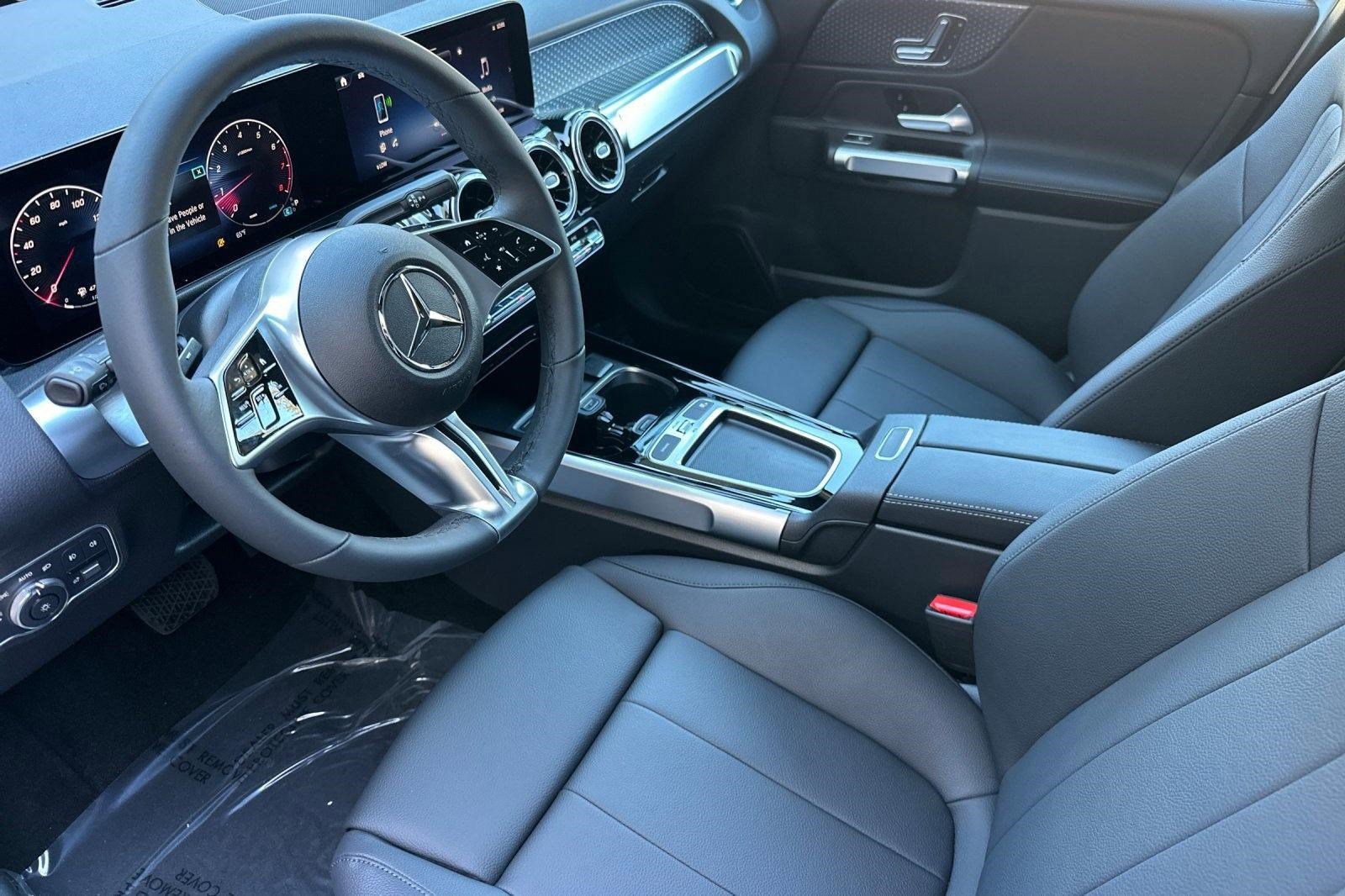 New 2026 Mercedes-Benz GLB 250 image 4