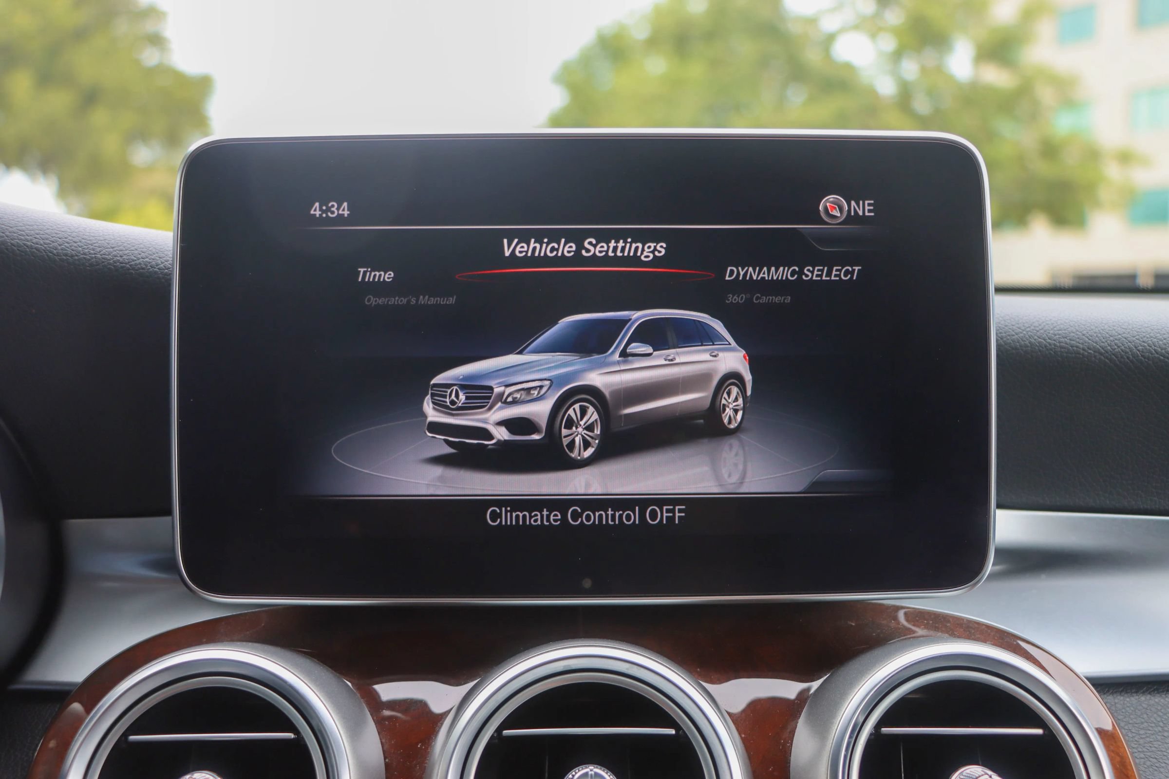 Used 2018 Mercedes-Benz GLC 300 w/ Multimedia Package image 38