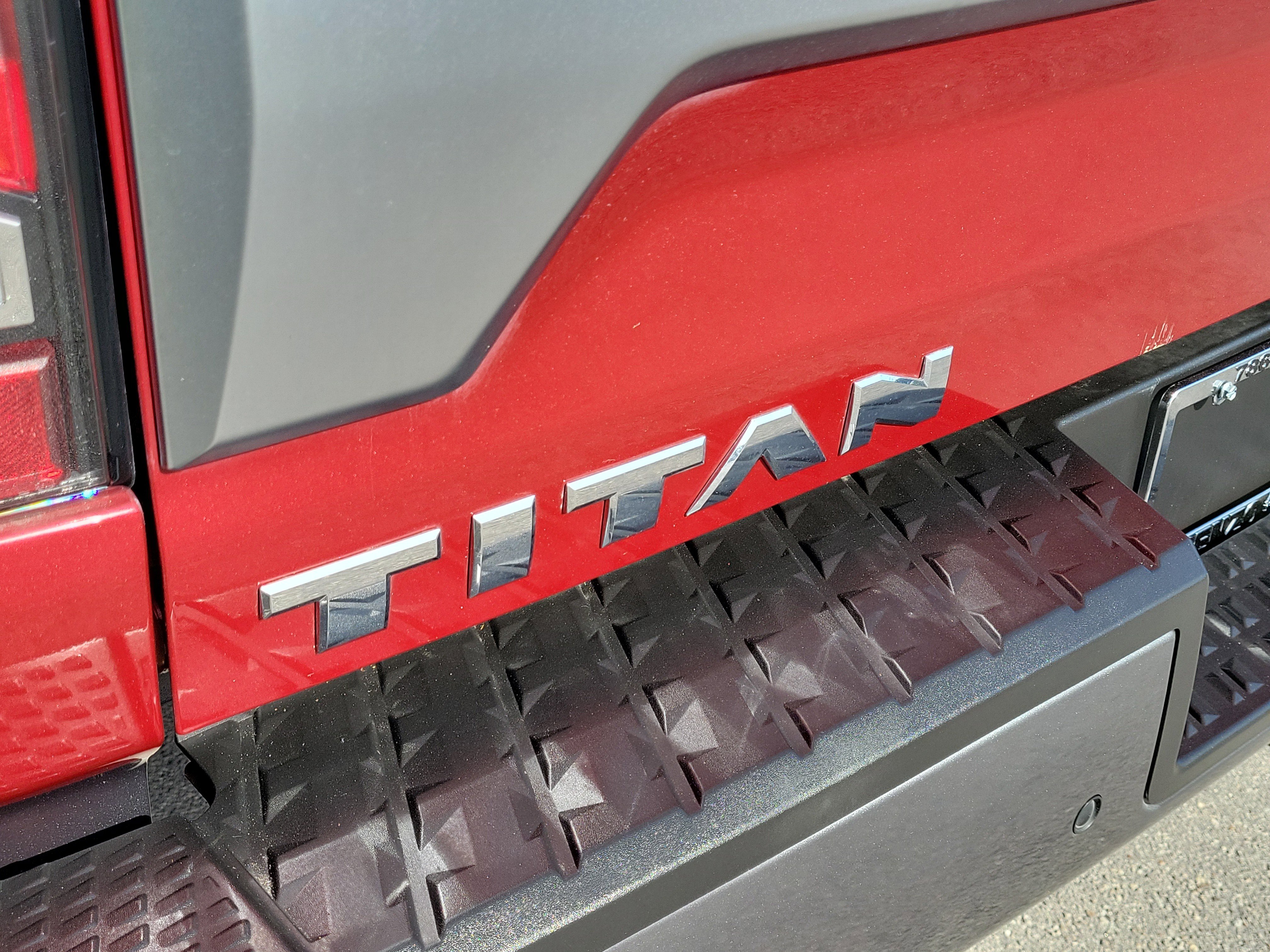 Used 2020 Nissan Titan Platinum Reserve w/ Moonroof Package image 28