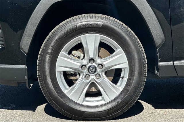 Used 2021 Toyota RAV4 XLE image 26