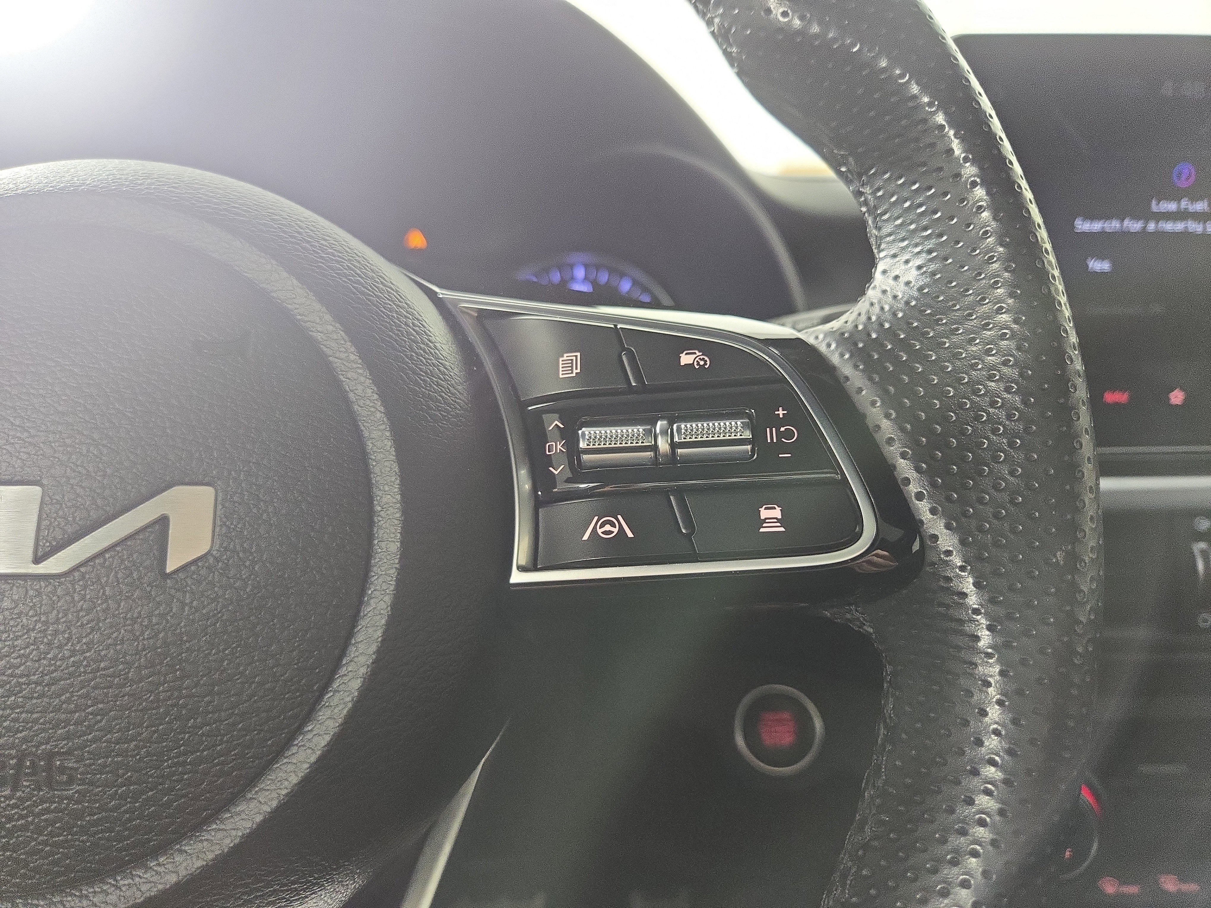 Used 2023 Kia Forte GT-Line w/ GT-Line Premium Package image 16