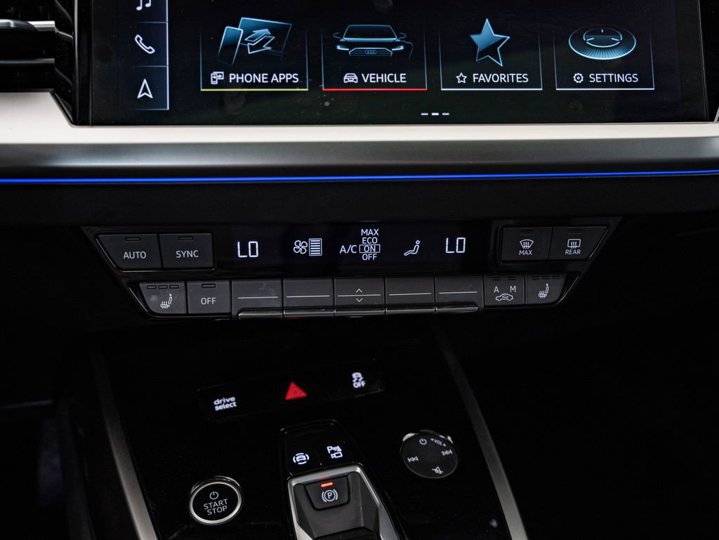 Used 2024 Audi Q4 e-tron Prestige image 38