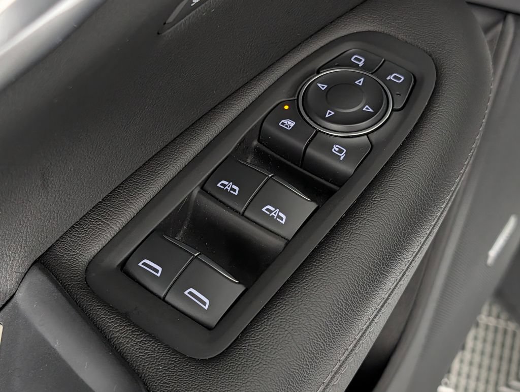 Used 2022 Cadillac XT5 Premium Luxury w/ Technology Package FWD image 27