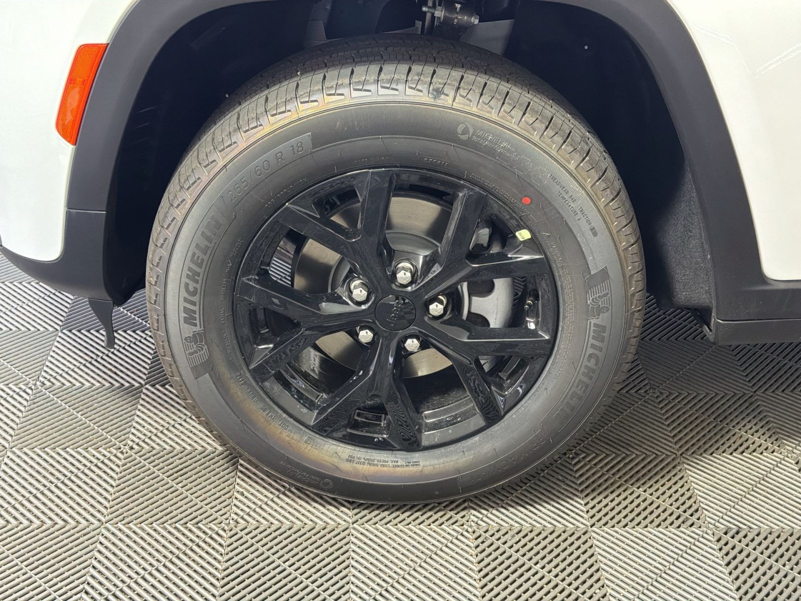 New 2026 Jeep Grand Cherokee Altitude AWD/4WD image 12