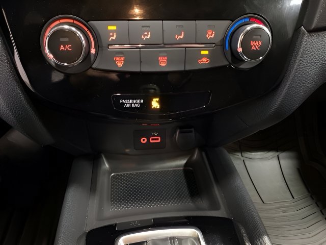 Used 2018 Nissan Rogue SV AWD/4WD image 19
