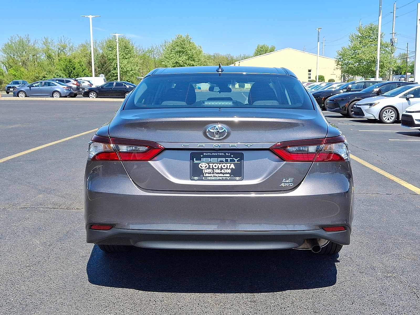 Used 2023 Toyota Camry LE AWD/4WD image 5