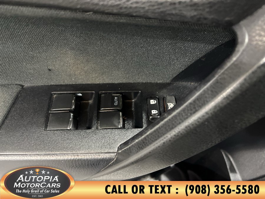 Used 2018 Toyota Corolla LE FWD image 17