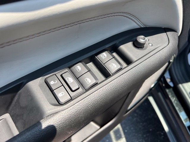 Used 2024 Jeep Compass Limited w/ Sun and Sound Group AWD/4WD image 29