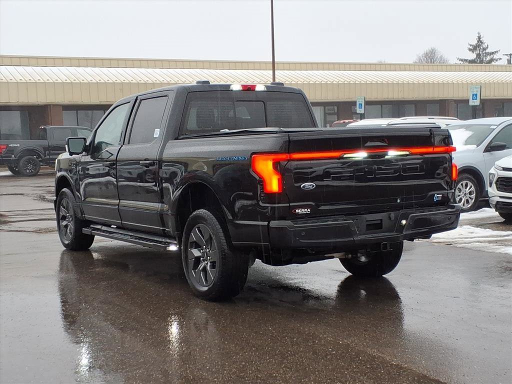 Used 2023 Ford F150 Lightning Lariat image 3