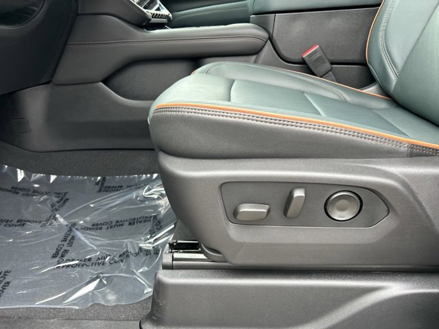 New 2026 GMC Yukon AT4 w/ AT4 Premium Plus Package AWD/4WD image 38
