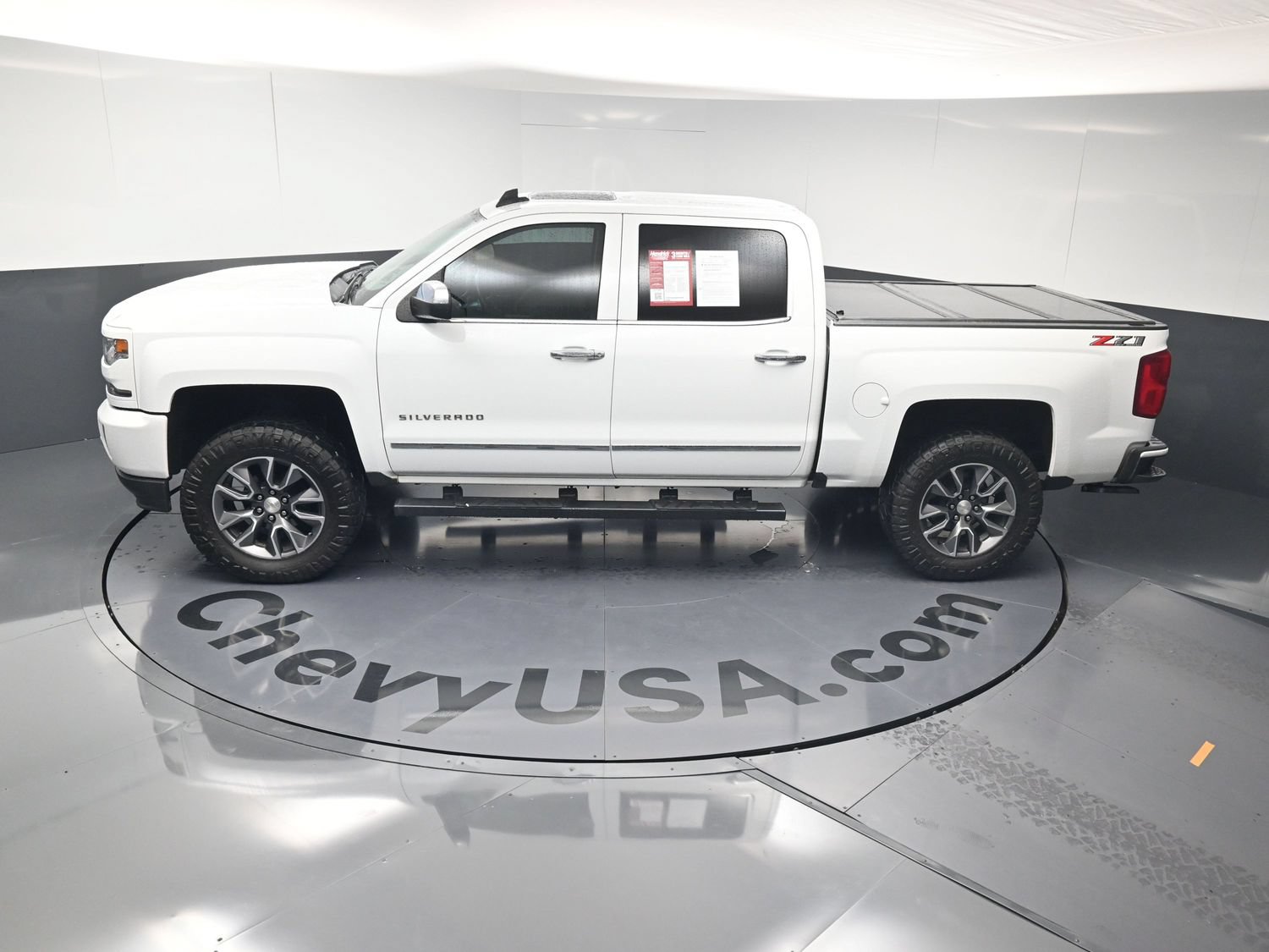Used 2018 Chevrolet Silverado 1500 LTZ Z71 w/ LTZ Plus Package AWD/4WD image 30