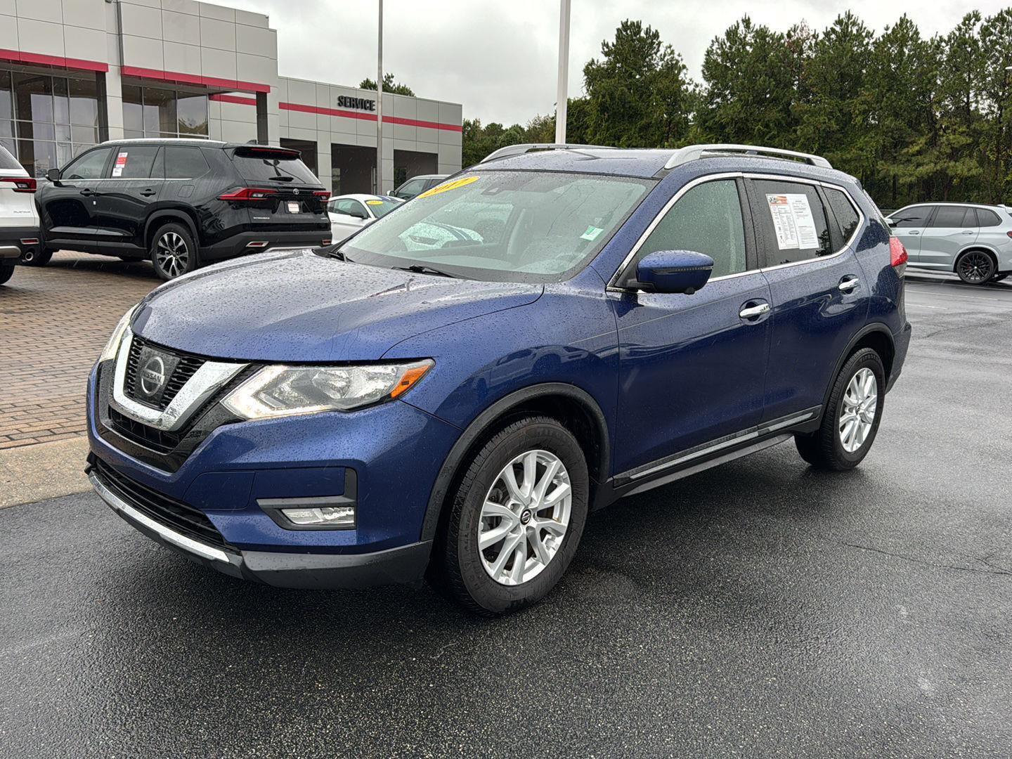 Used 2017 Nissan Rogue SL