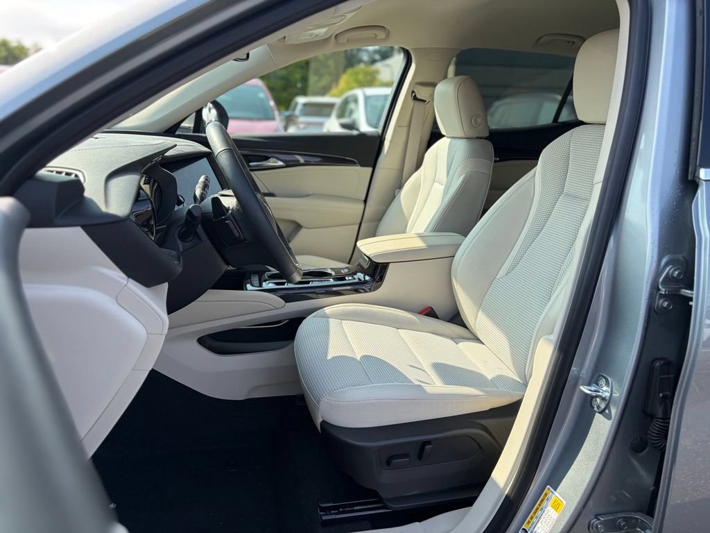 Used 2023 Buick Envision Preferred AWD/4WD image 20