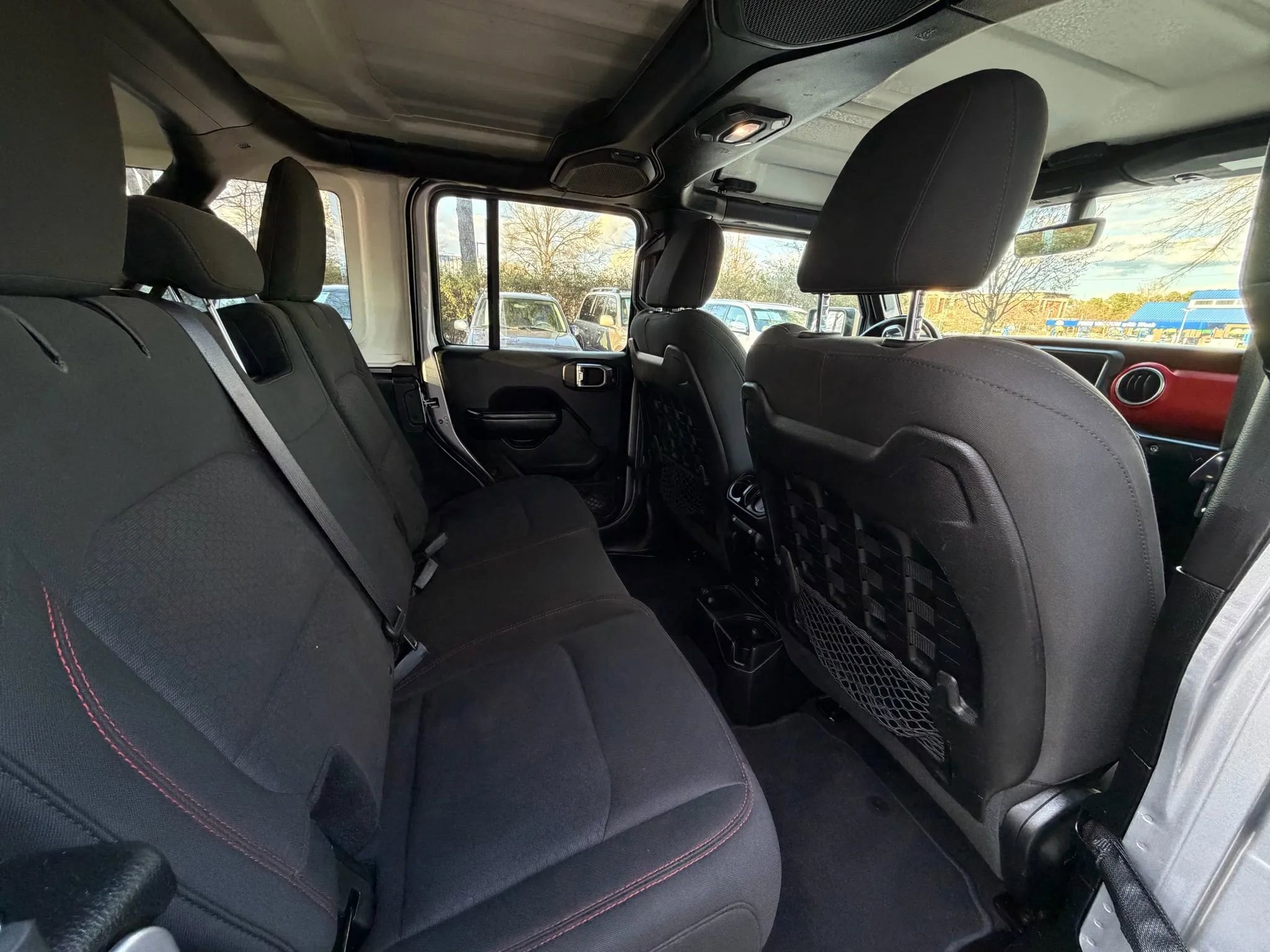 Used 2018 Jeep Wrangler Unlimited Rubicon image 13