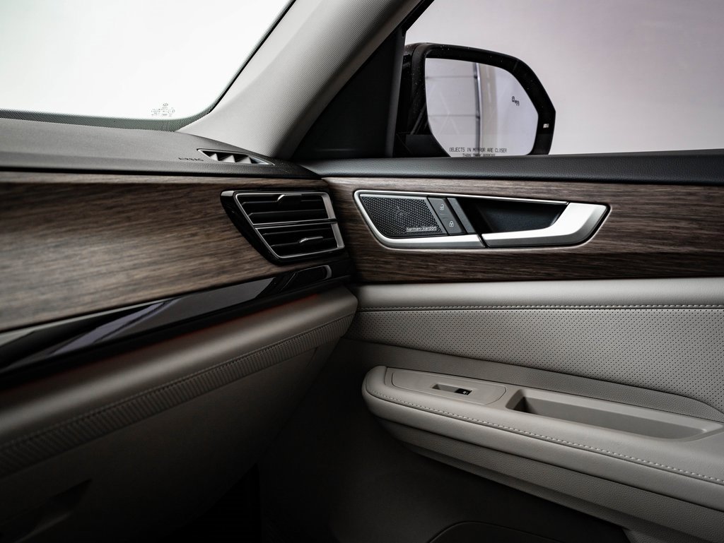 Used 2025 Volkswagen Atlas SEL Premium R-Line image 43