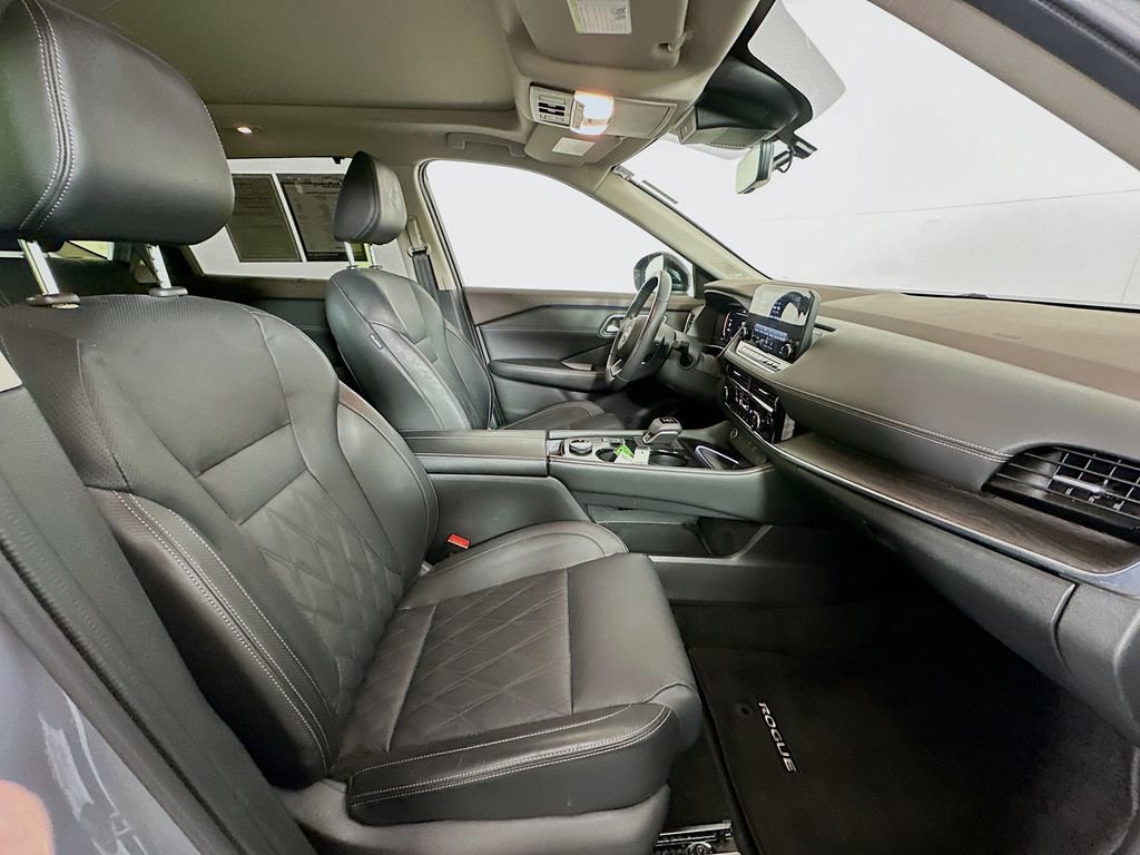 Used 2023 Nissan Rogue Platinum w/ Platinum Premium Package image 26