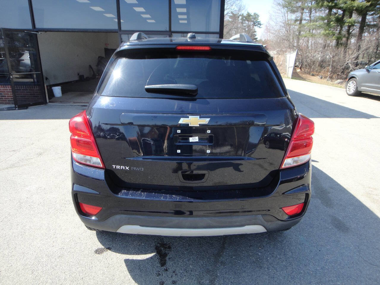 Used 2021 Chevrolet Trax LT w/ Driver Confidence Package image 6