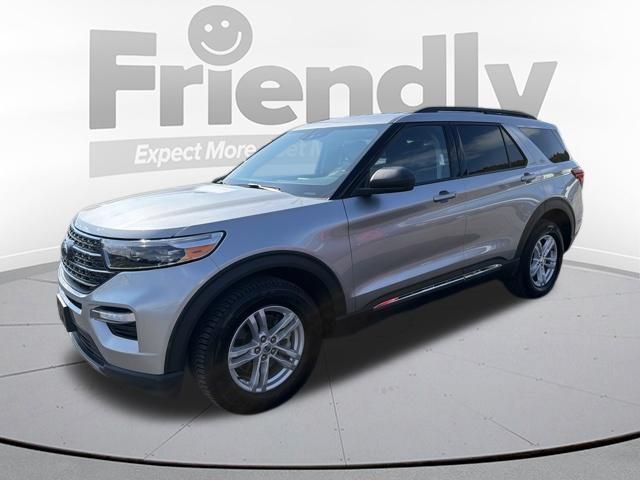 Used 2024 Ford Explorer XLT w/ Equipment Group 202A AWD/4WD image 2