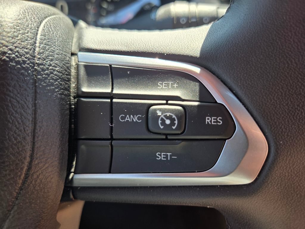 Used 2024 Jeep Compass Latitude AWD/4WD image 27