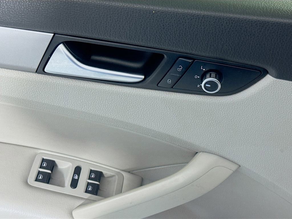 Used 2015 Volkswagen Passat 1.8T Limited Edition image 22