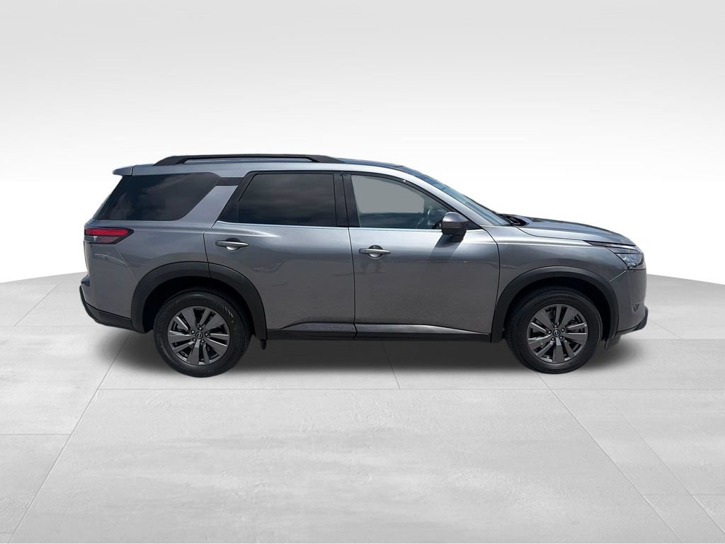 Used 2024 Nissan Pathfinder SV AWD/4WD image 7