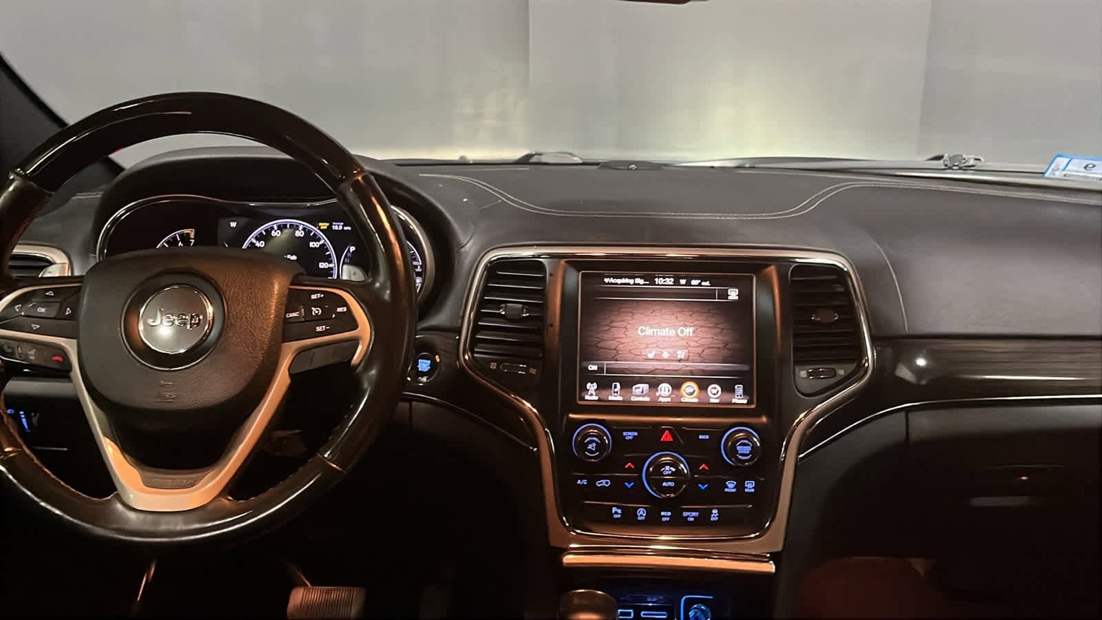 Used 2016 Jeep Grand Cherokee Overland AWD/4WD image 29