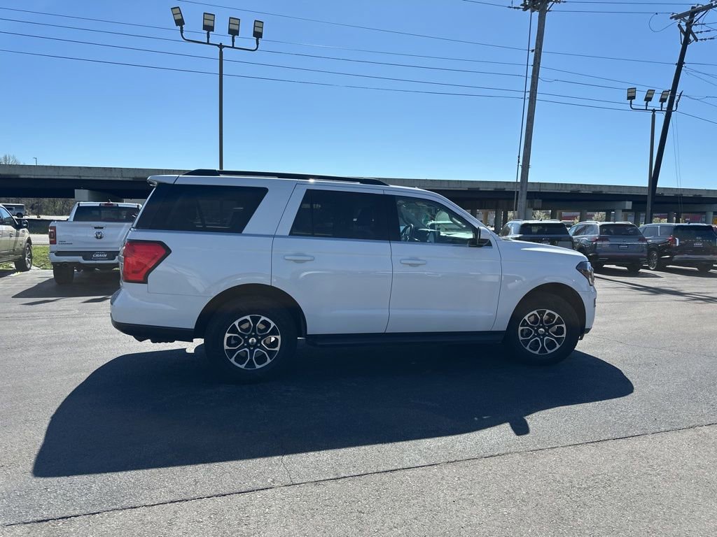 Used 2024 Ford Expedition XLT image 5