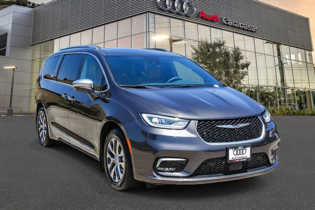Used 2022 Chrysler Pacifica Pinnacle FWD image 5