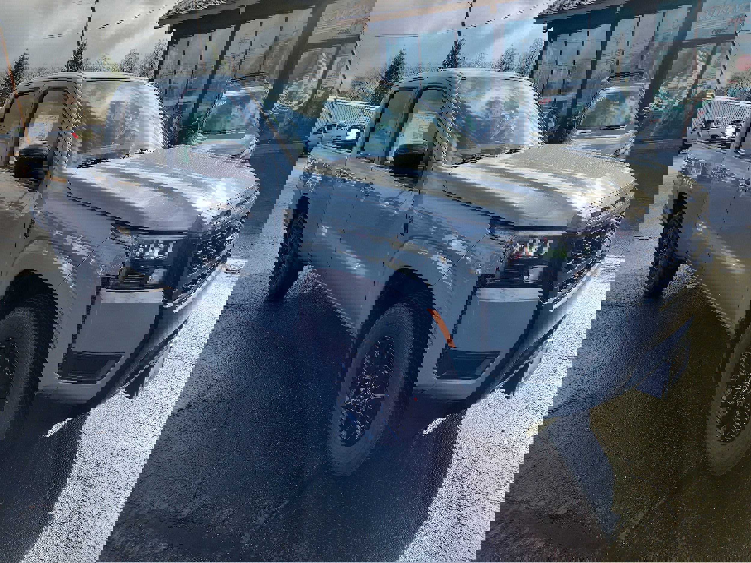 New 2026 Nissan Frontier SV image 2