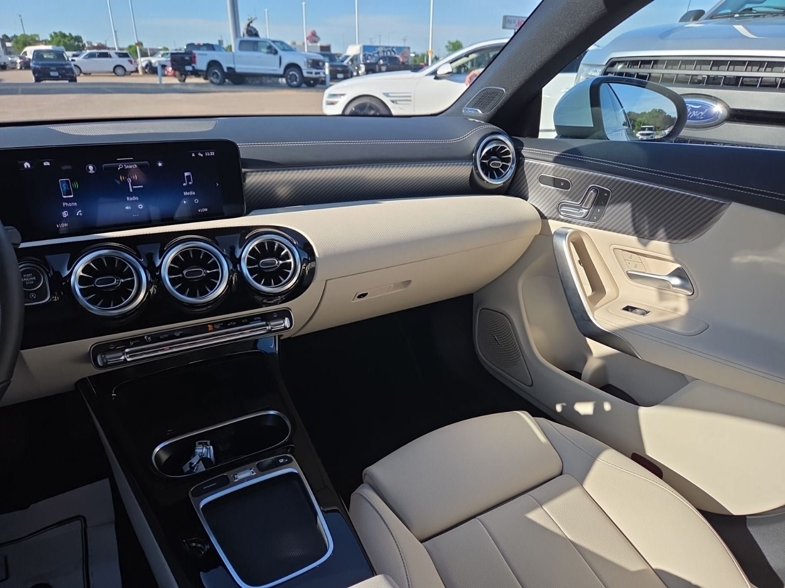 Used 2025 Mercedes-Benz CLA 250 4MATIC image 21