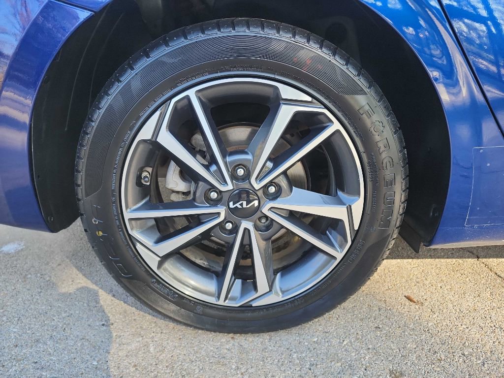 Used 2022 Kia Forte LXS image 10