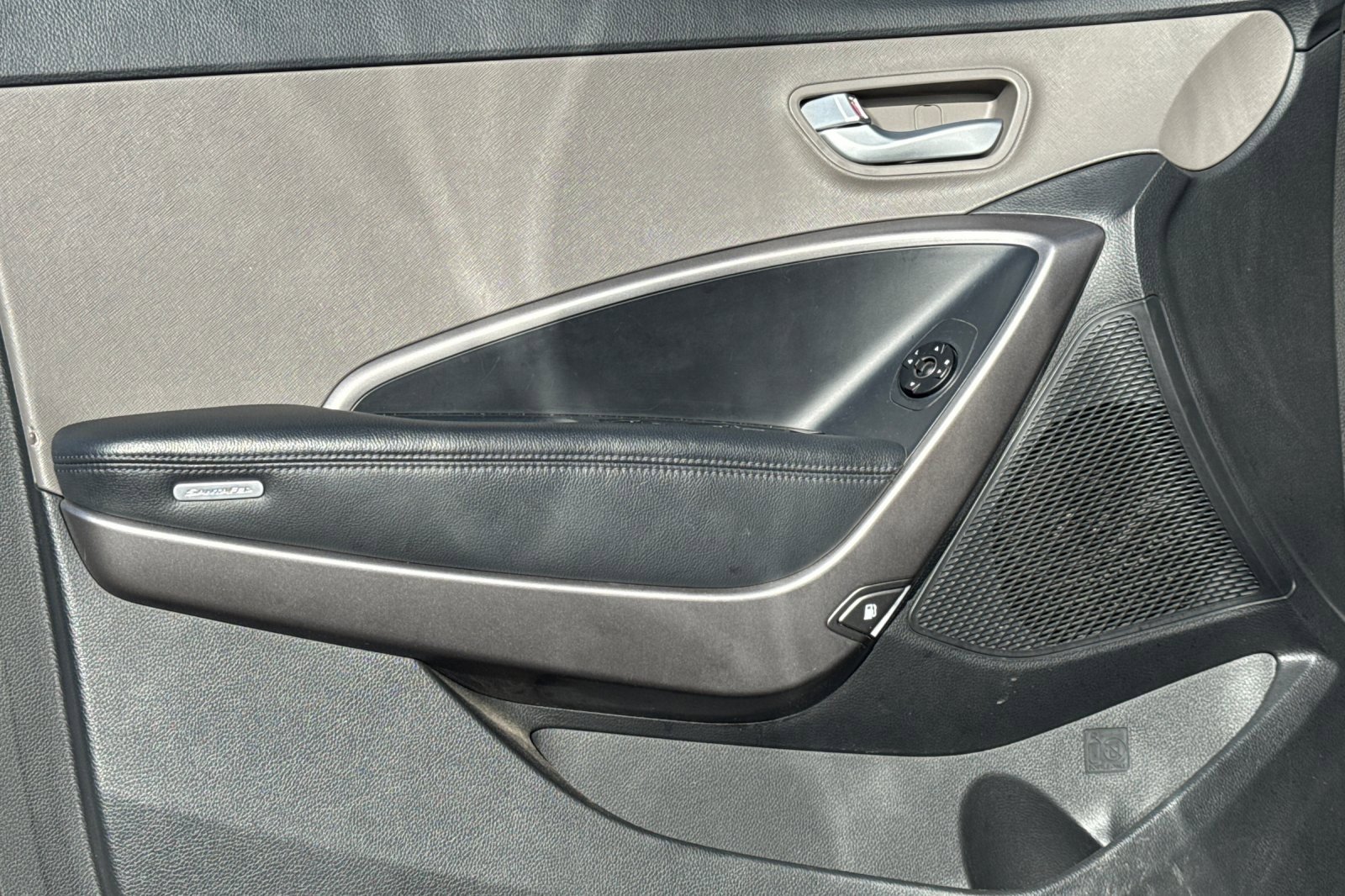 Used 2016 Hyundai Santa Fe Sport image 8