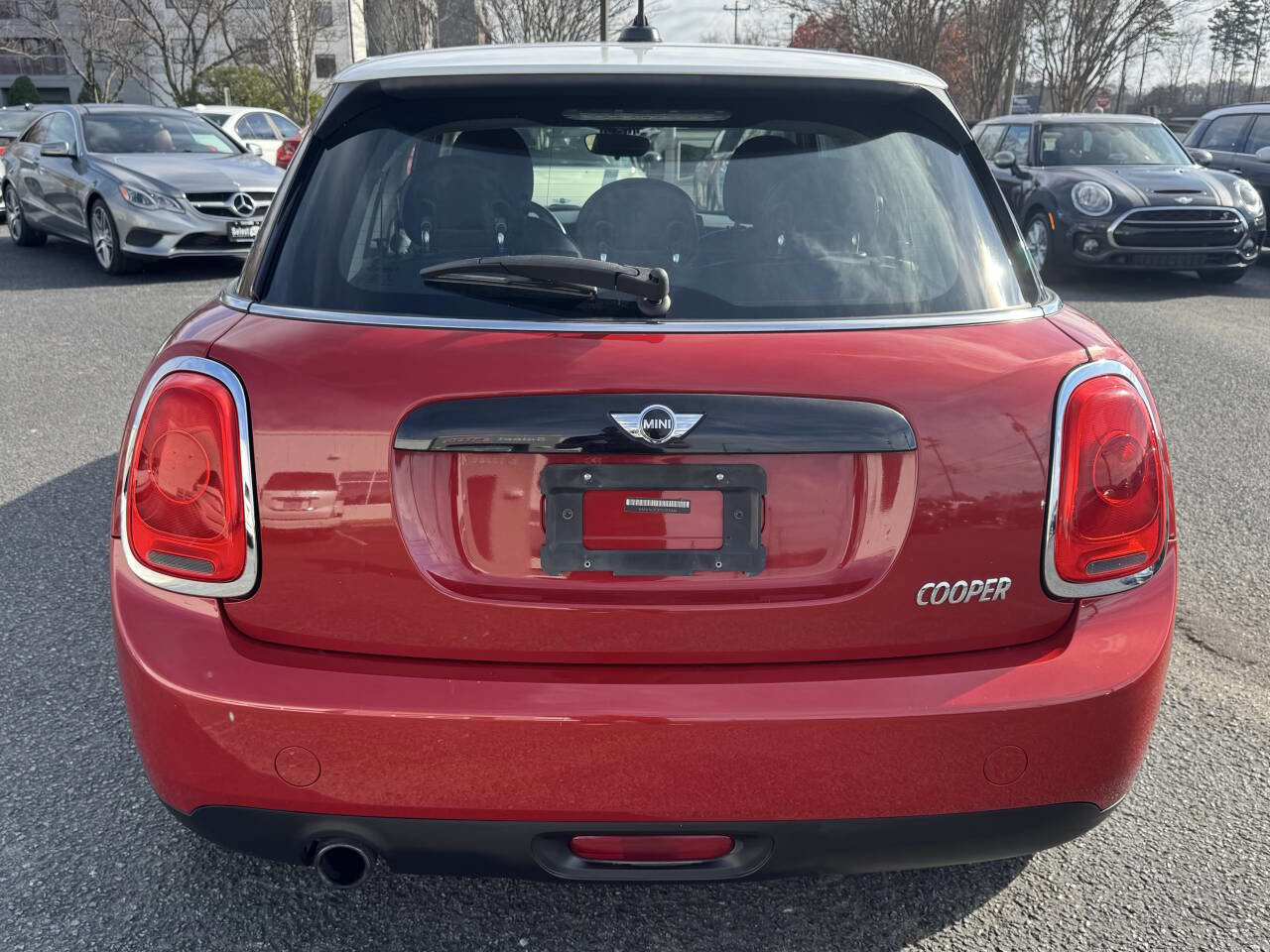 Used 2016 MINI Cooper 4-Door Hardtop image 5