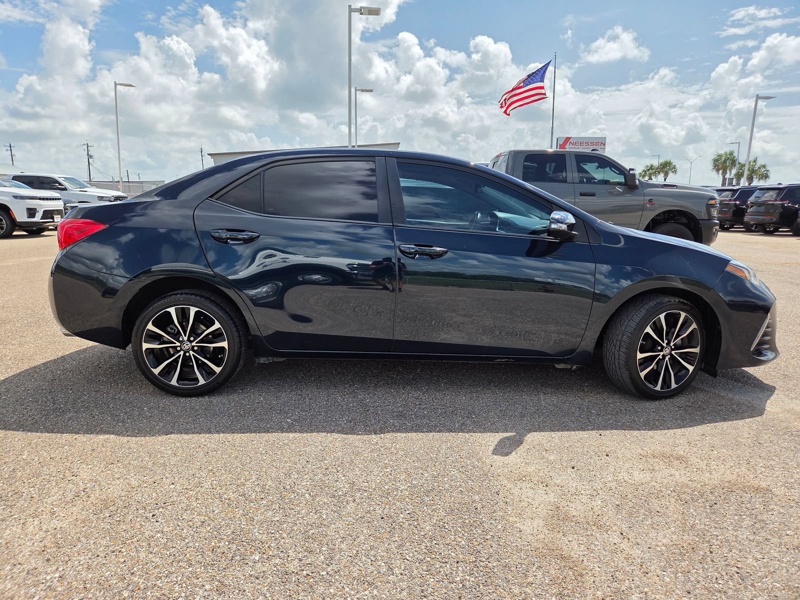 Used 2019 Toyota Corolla SE FWD image 8