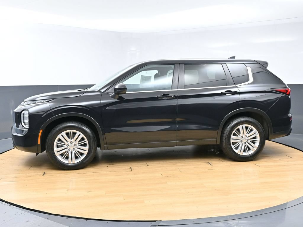 Used 2024 Mitsubishi Outlander ES AWD/4WD image 6