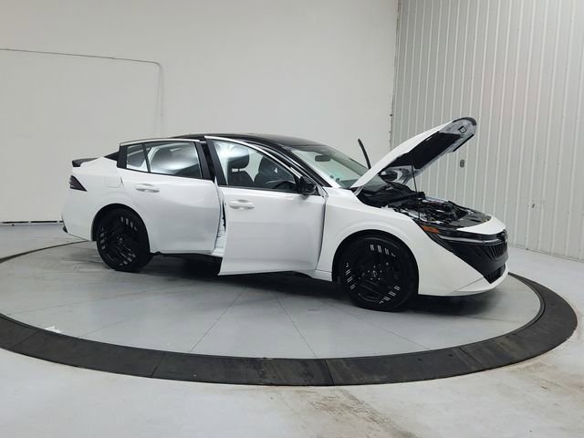 New 2026 Nissan Sentra SR w/ Floor Mat Package image 9