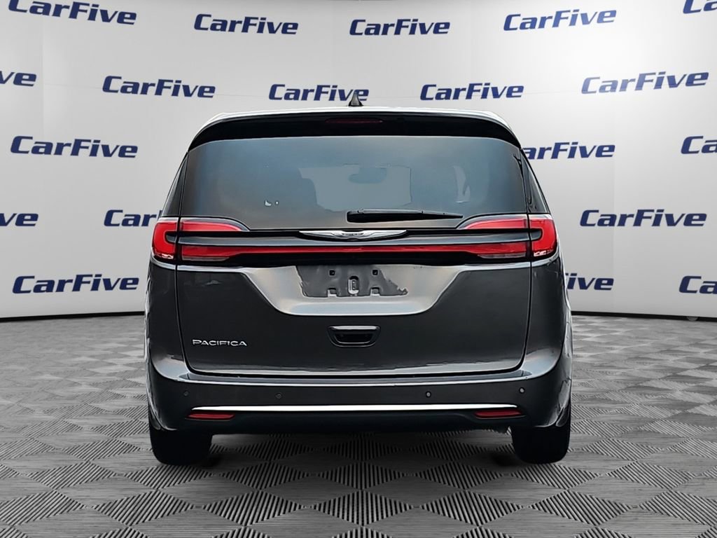Used 2023 Chrysler Pacifica Touring-L image 4