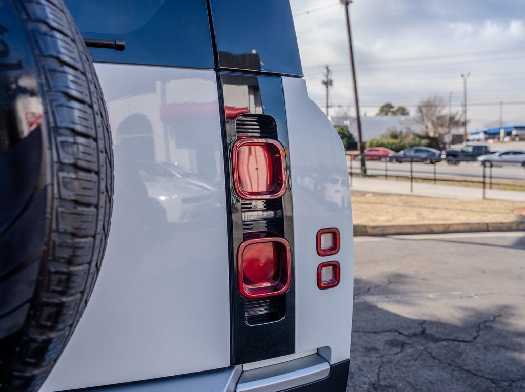 Used 2024 Land Rover Defender 130 S image 30