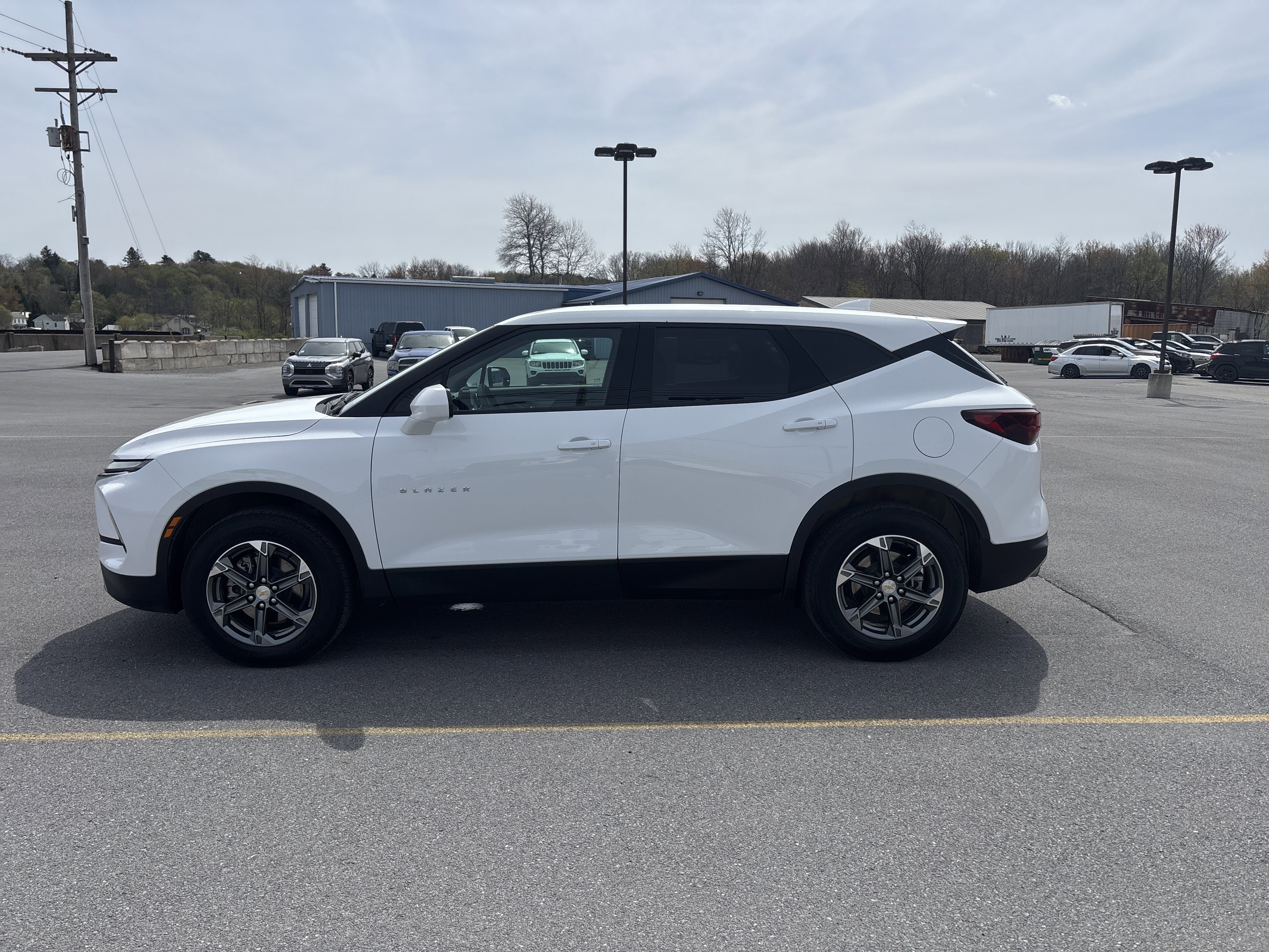 Used 2025 Chevrolet Blazer LT AWD/4WD image 7