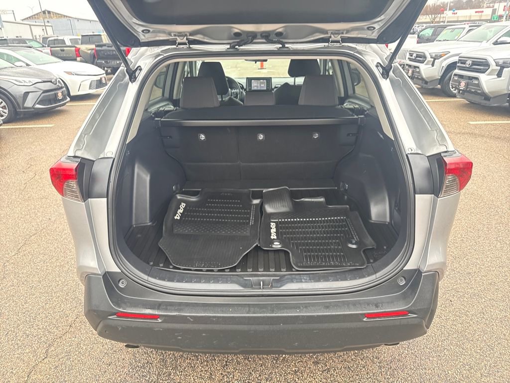 Used 2019 Toyota RAV4 LE w/ All Weather Liner Package image 38
