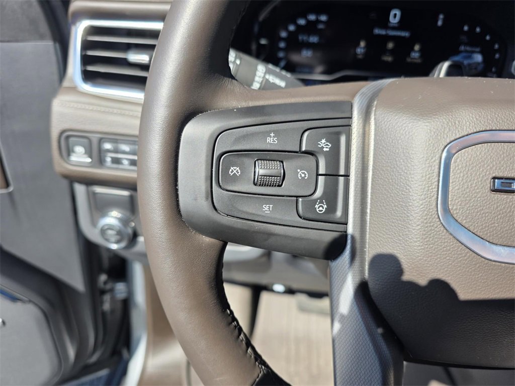 Used 2024 GMC Yukon Denali w/ Denali Reserve Package image 17