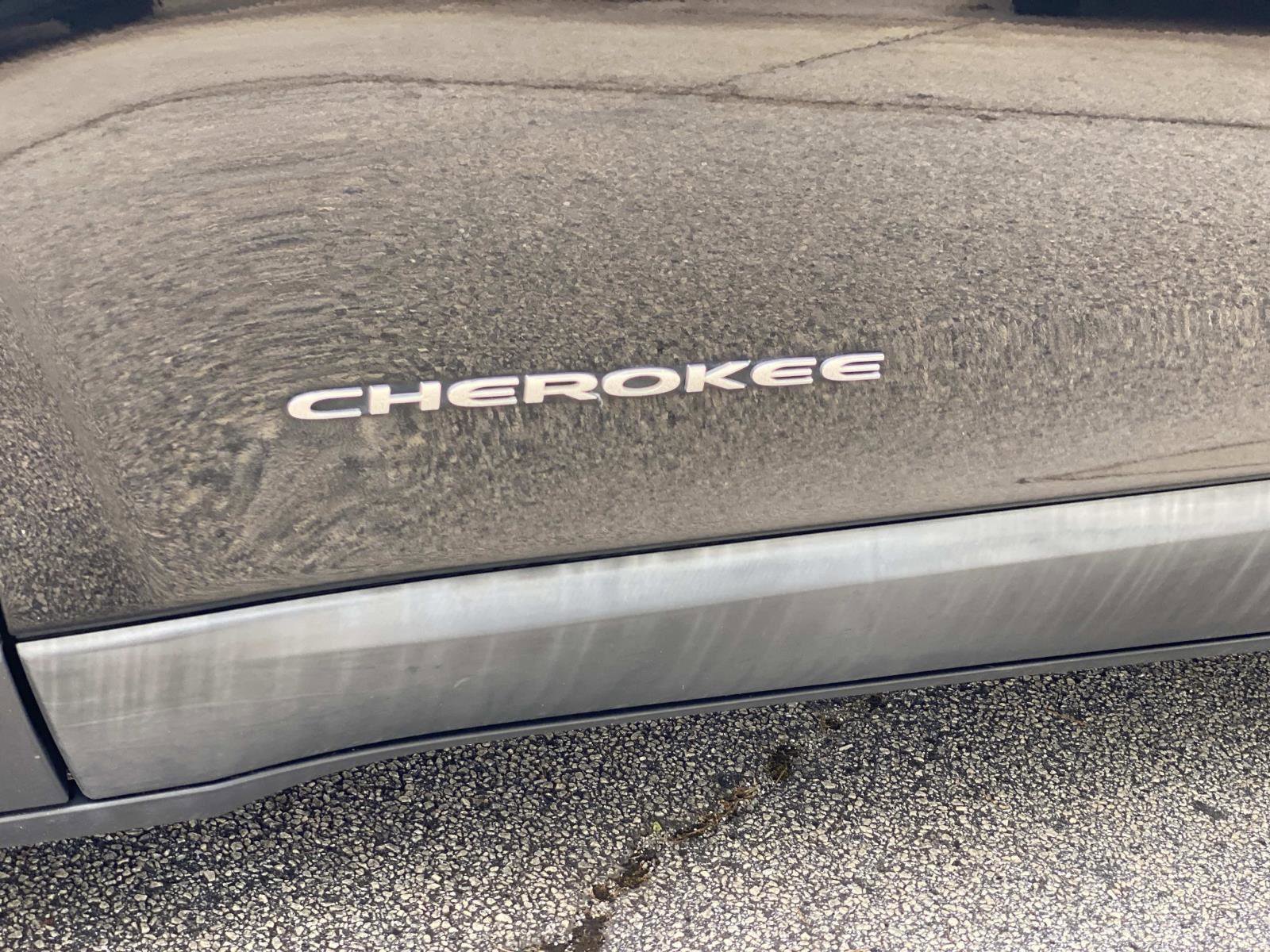 Used 2020 Jeep Cherokee Limited FWD image 14