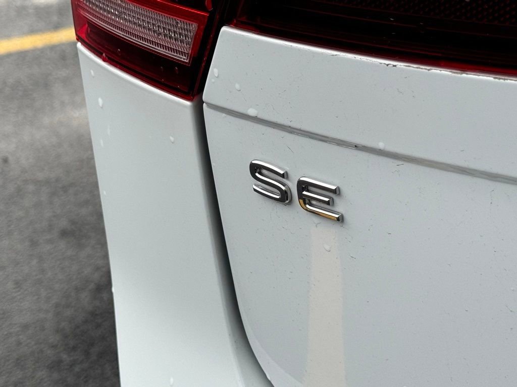 Used 2022 Volkswagen Tiguan SE image 29