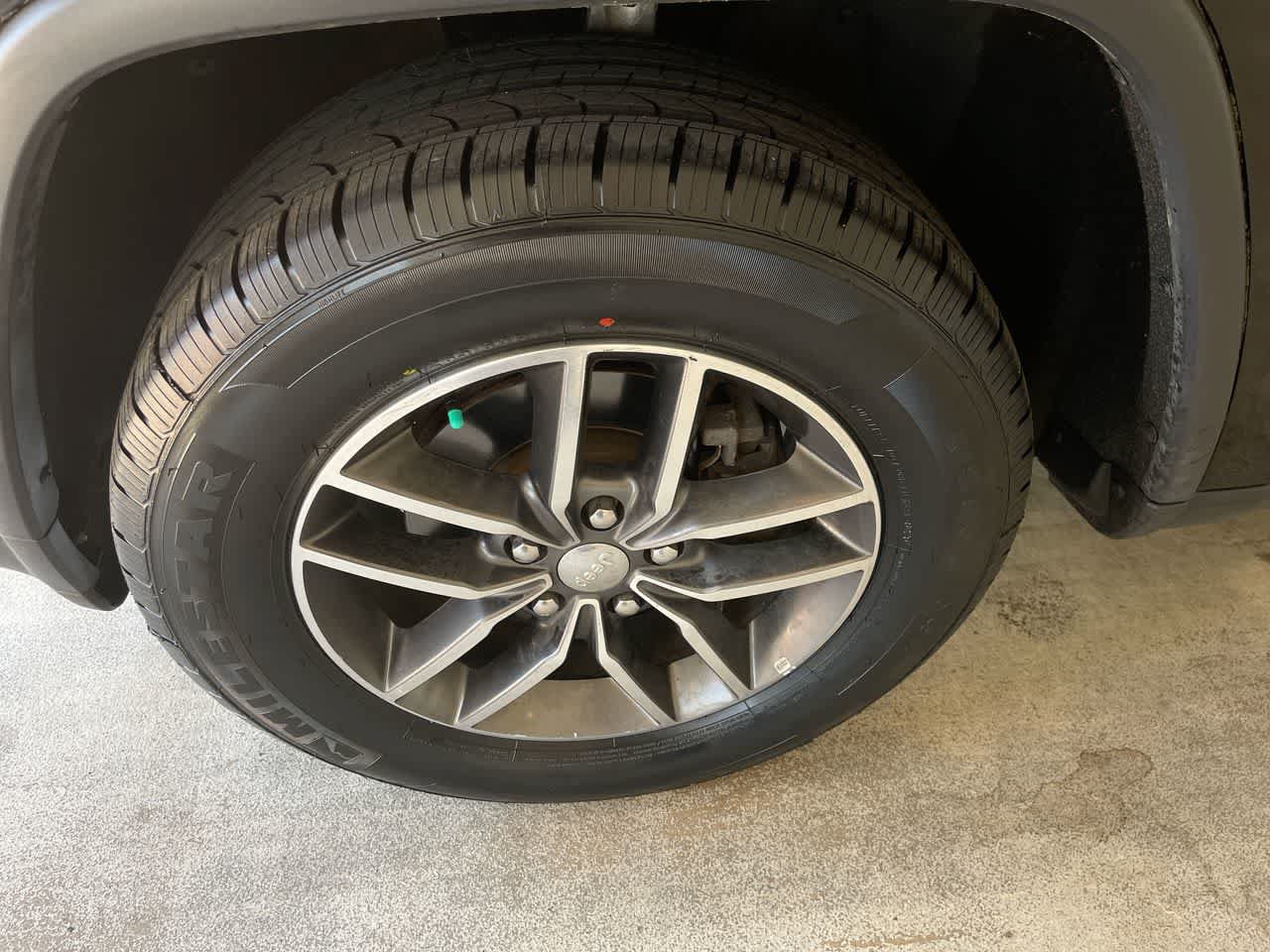 Used 2018 Jeep Grand Cherokee Limited AWD/4WD image 10