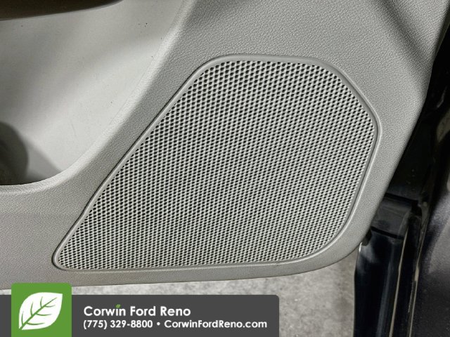 Used 2019 Jeep Cherokee Overland w/ Technology Group AWD/4WD image 22