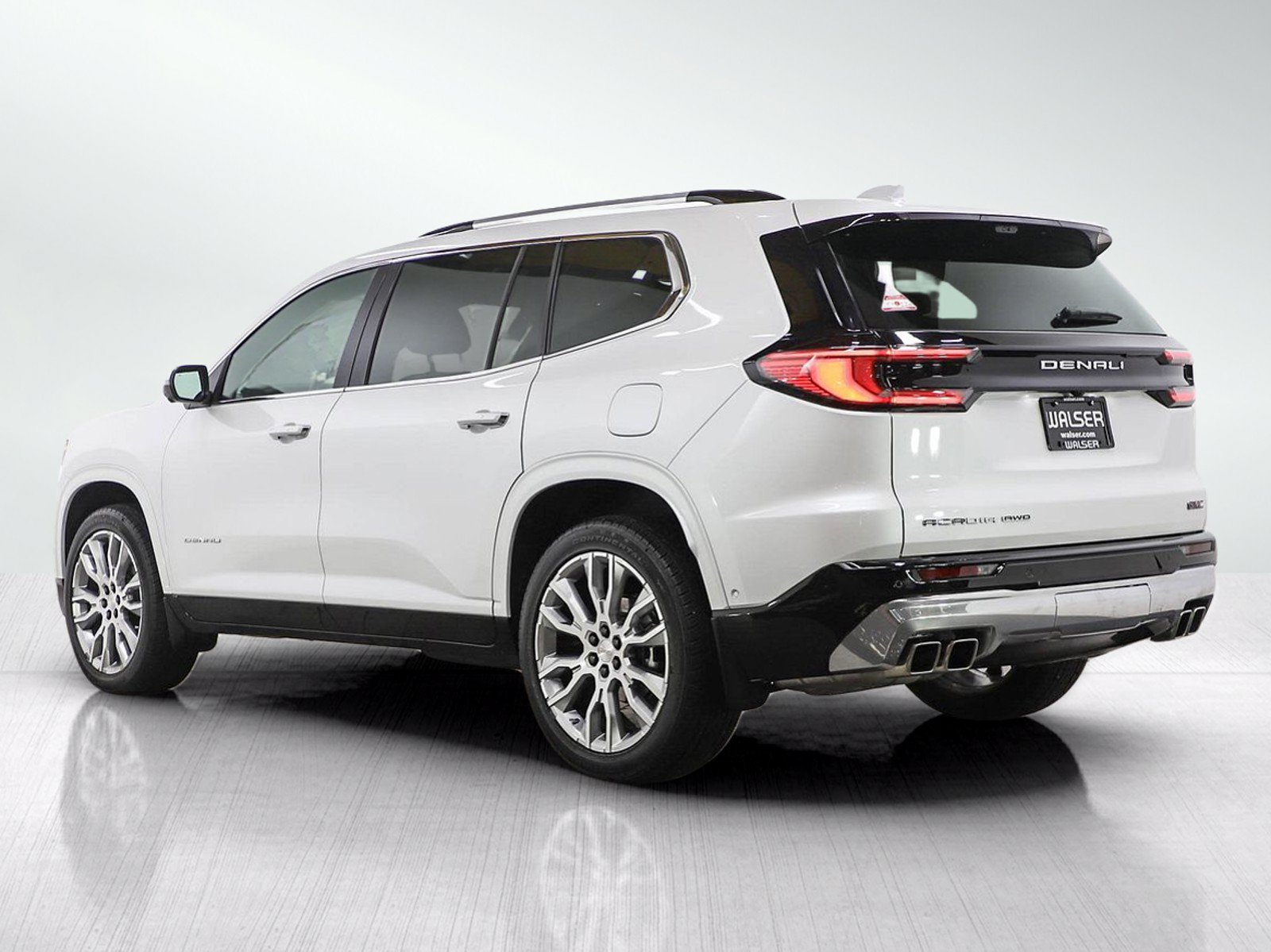 Used 2025 GMC Acadia Denali w/ Super Cruise Package AWD/4WD image 3
