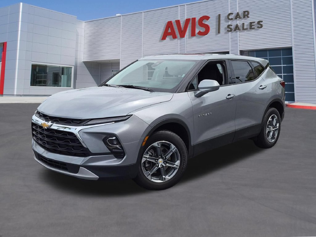 Used 2025 Chevrolet Blazer LT FWD image 1