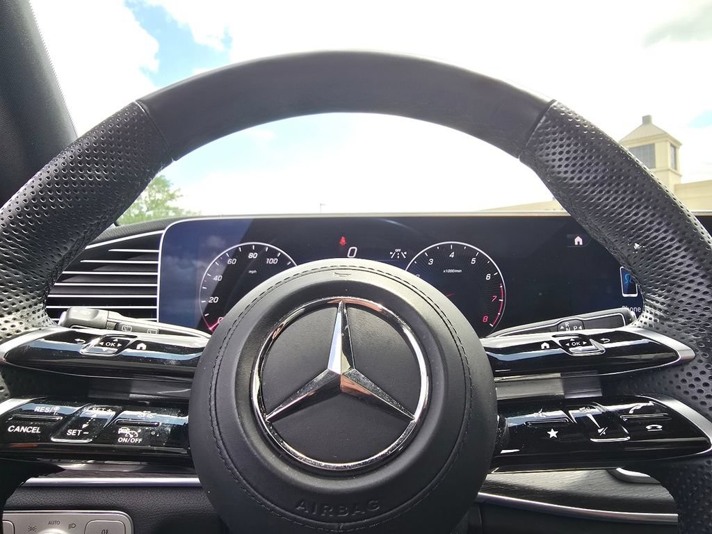Used 2024 Mercedes-Benz GLS 450 4MATIC image 27