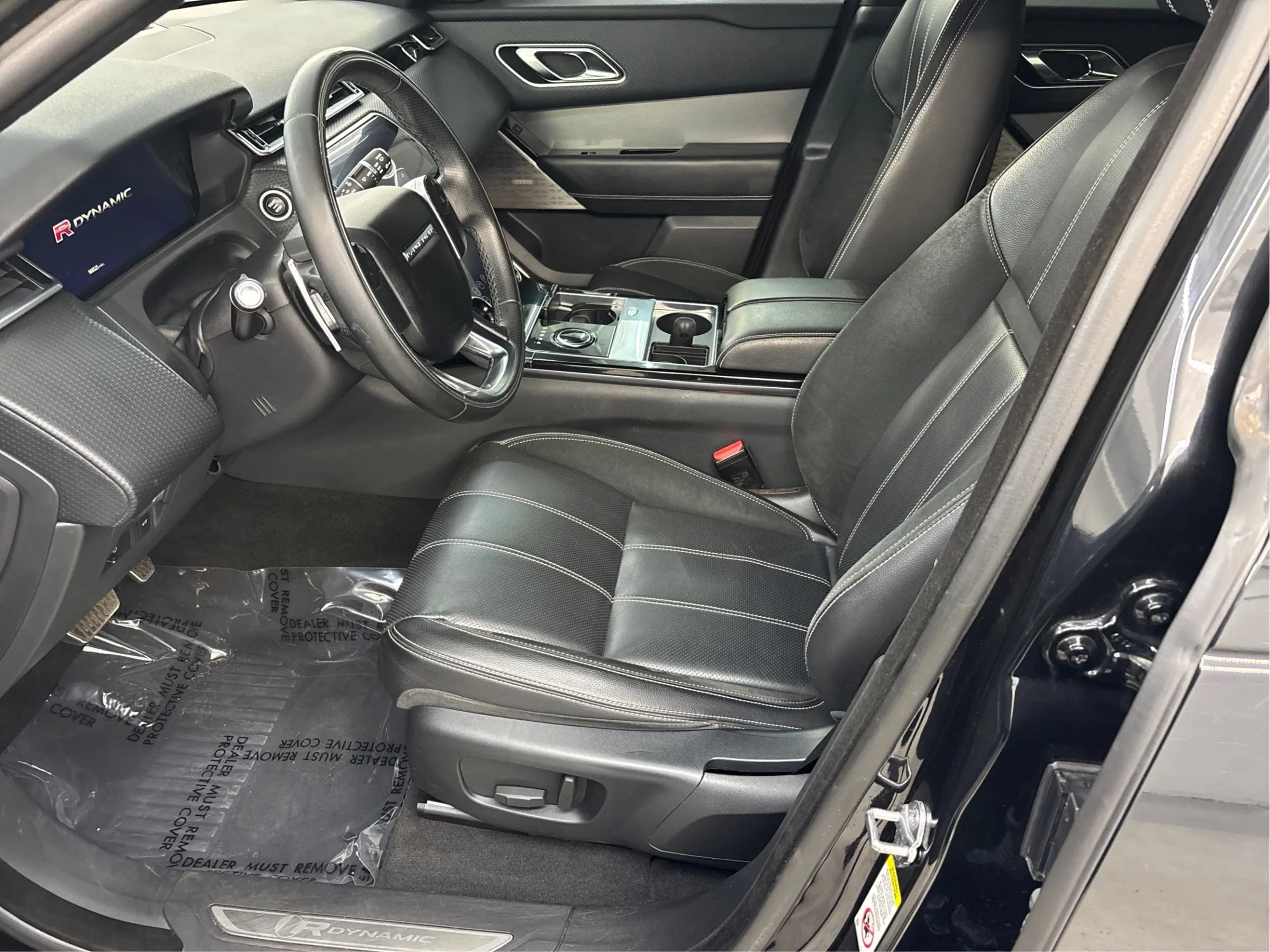 Used 2018 Land Rover Range Rover Velar R-Dynamic SE AWD/4WD image 13