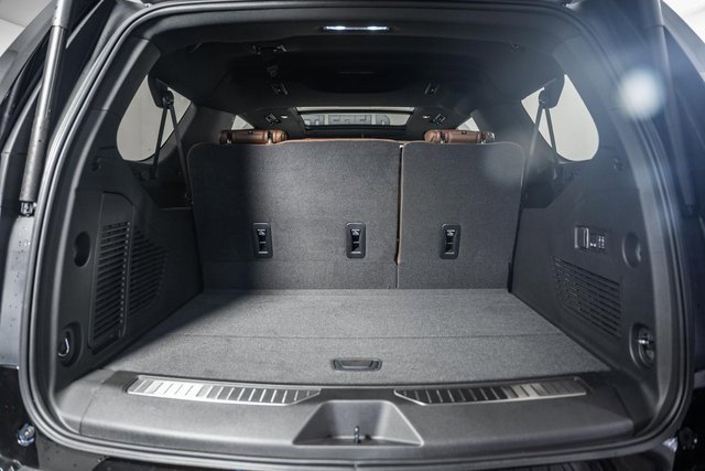 New 2026 Chevrolet Suburban High Country image 8